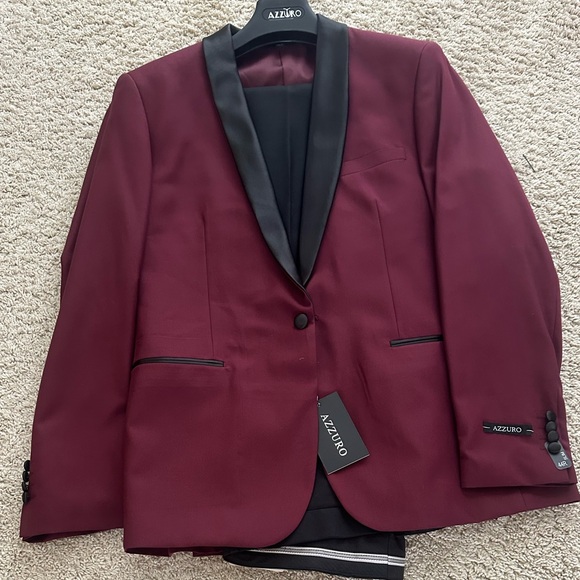 AZZURO Burgundy TUXwith Black Lapel 44R slim fit